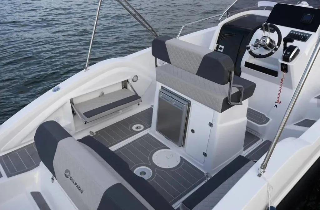 A vendre bateau à moteur neuf Idea 60 WA La Martinique