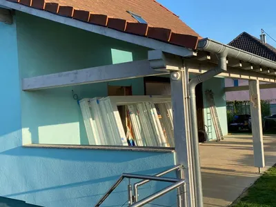 Remplacement de fenêtres PVC avec double vitrage isolant pour rénovation énergétique de maison autour de Strasbourg dans le Bas-Rhin