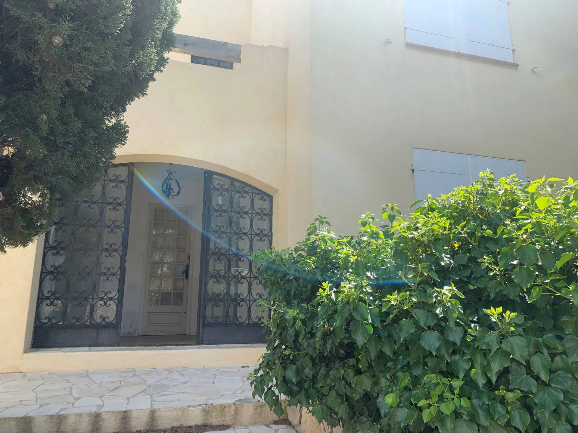 Maison Cassis au cœur du village, au calme, dans clos privé 