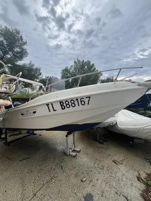 Vente d'un bateau moteur Rascala Futurama 550 équipé d'un moteur Yamaha 100 CV disponible à La Londe les Maures près de Hyères