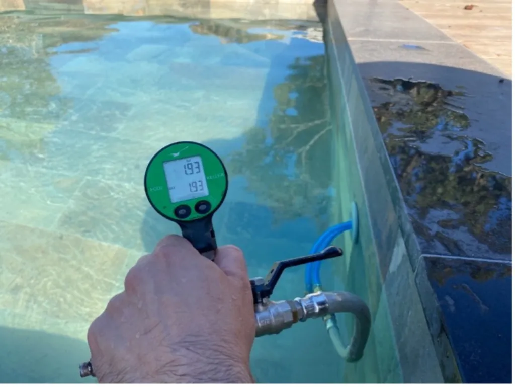 Localisation d'une fuite sur piscine enterrée par spécialiste à Olivet dans le Loiret