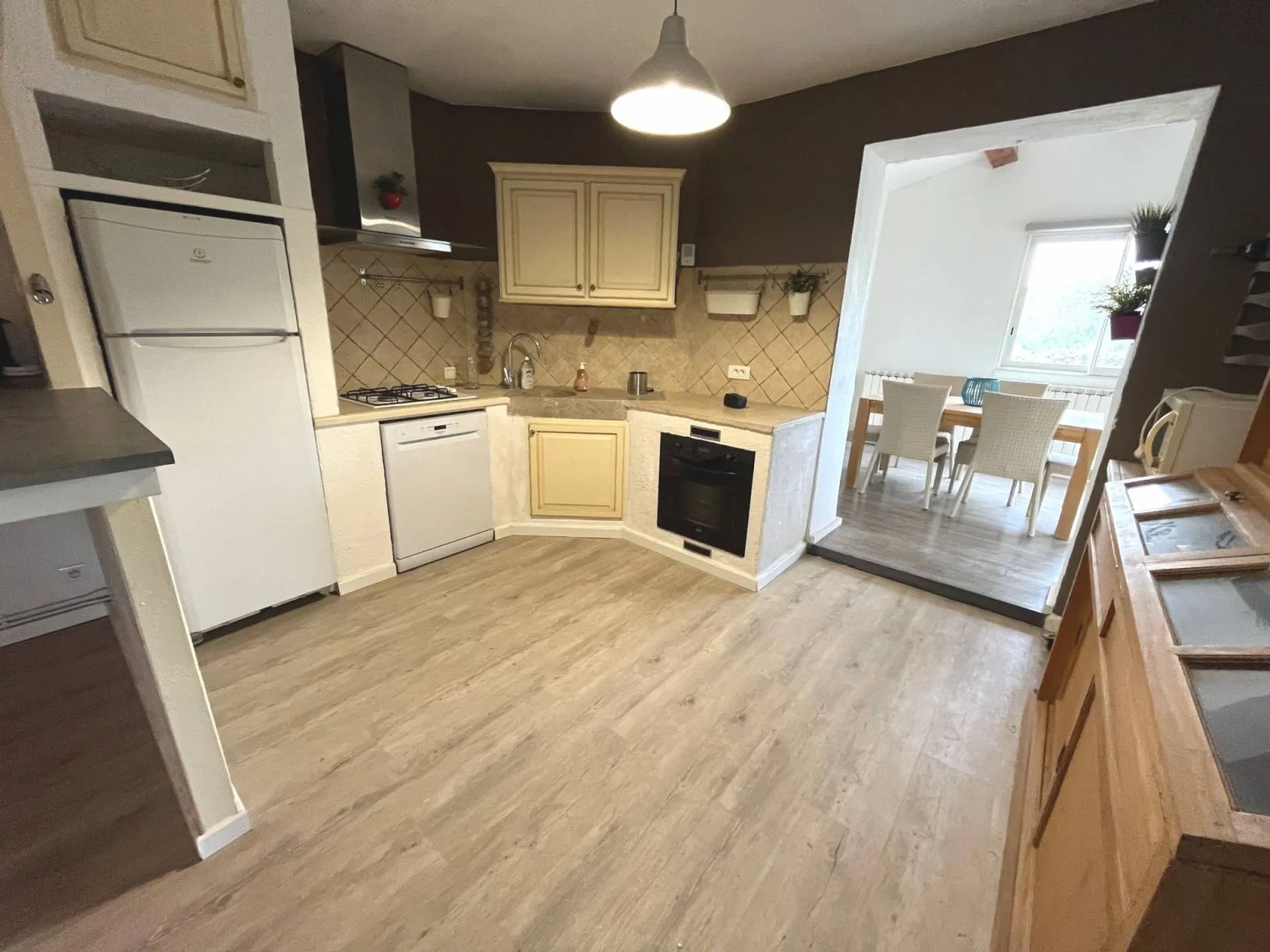 Propriété Roquefort la Bedoule Quartier du Petit Rouvière environnement calme et boisé, terrain de 5 840m² avec piscine à débordement