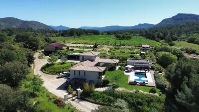 Propriété à vendre dans un quartier recherché de Roquefort La Bédoule