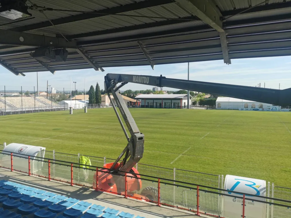 stade de rugby protégé des fientes de pigeons