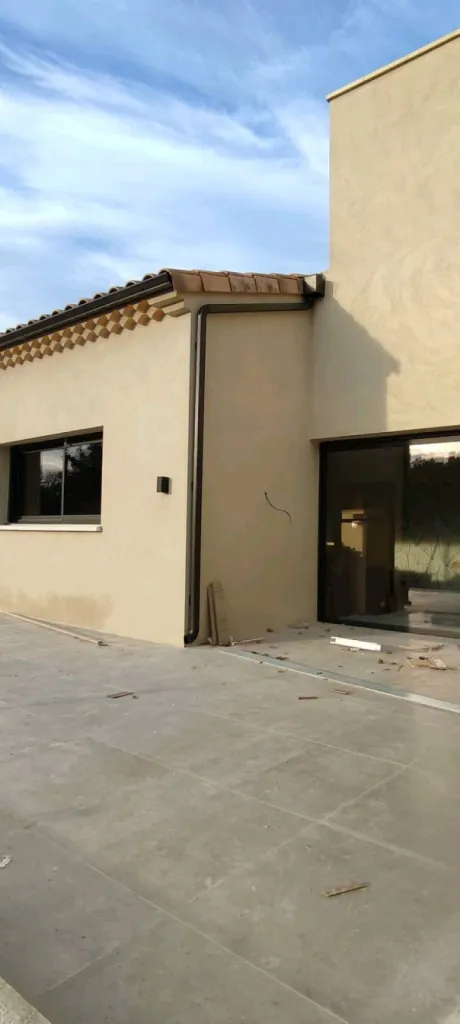 Installation gouttières en Ardèche