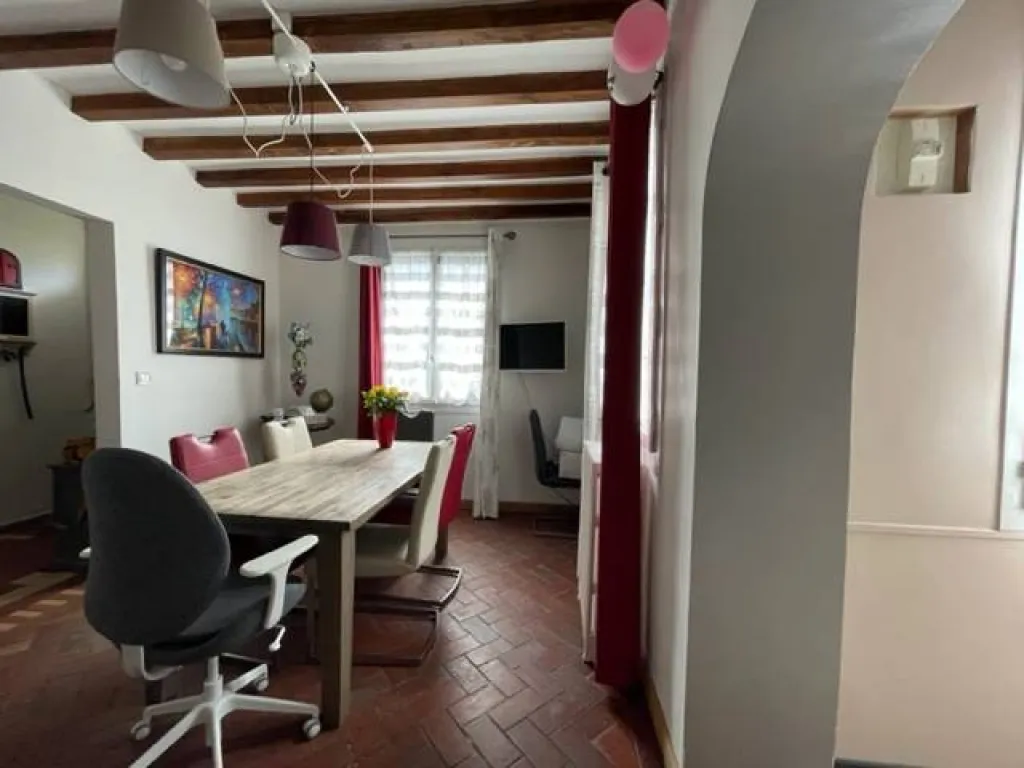 A saisir belle maison bourgeoise de 115 m² habitable sur la commune d'ELBEUF 76500