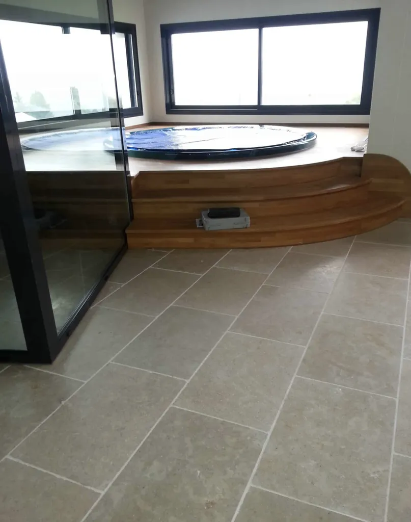 Cèdre Gray – Marbre naturel beige et crème pour sols et dallages intérieurs et extérieurs