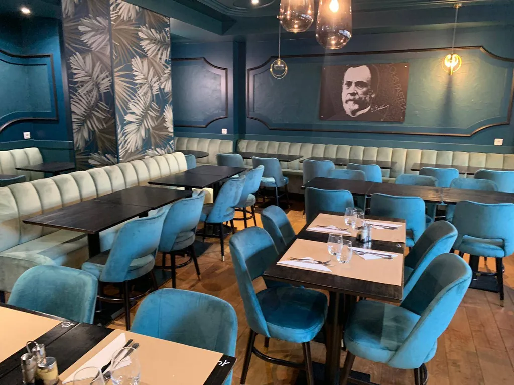 tdc-covering-mobilier-brasserie-paris