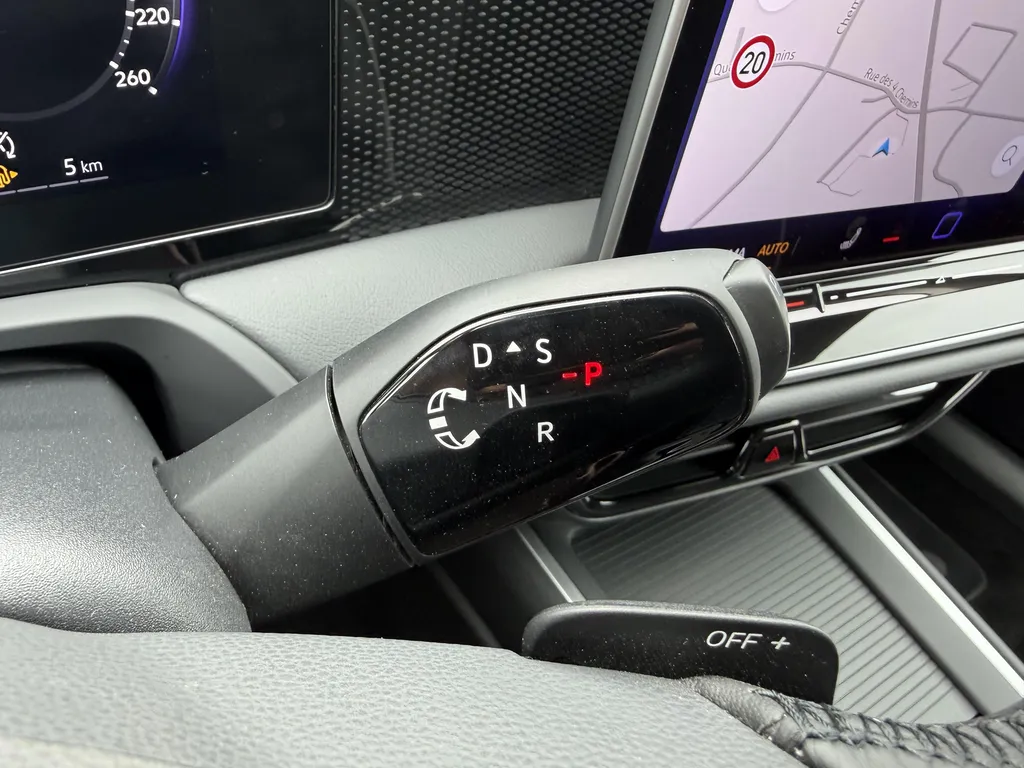 Volkswagen Passat d'occasion à vendre près du Havre : découvrez ce break diesel automatique chez Caudebec Automobiles