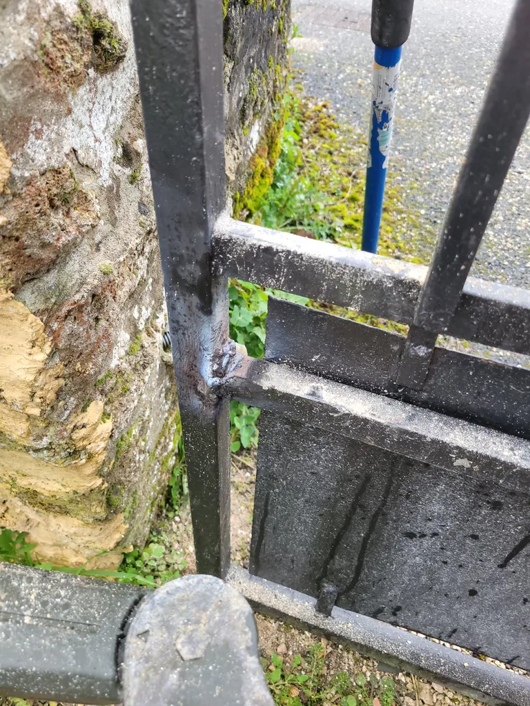 Refaire son portail battant abimé à Beautiran 