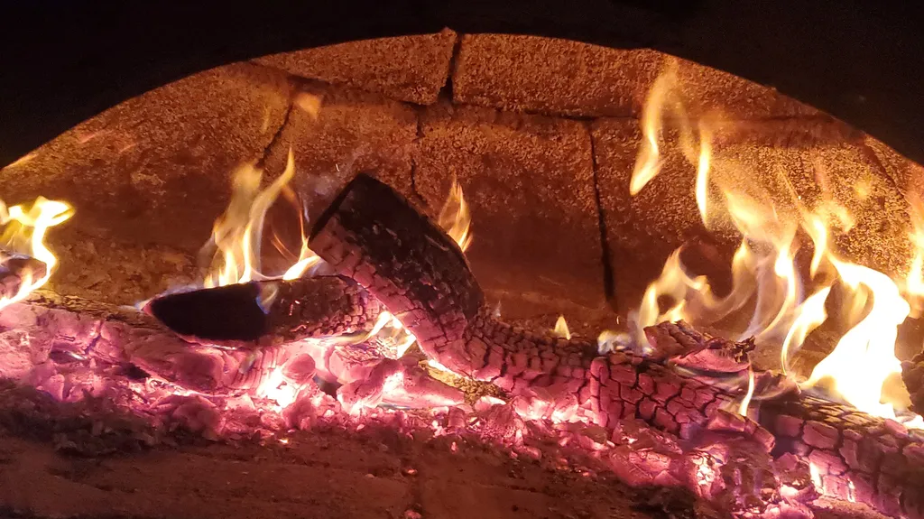 pizza margherita en livraison ou à emporter sur salon de provence le soir