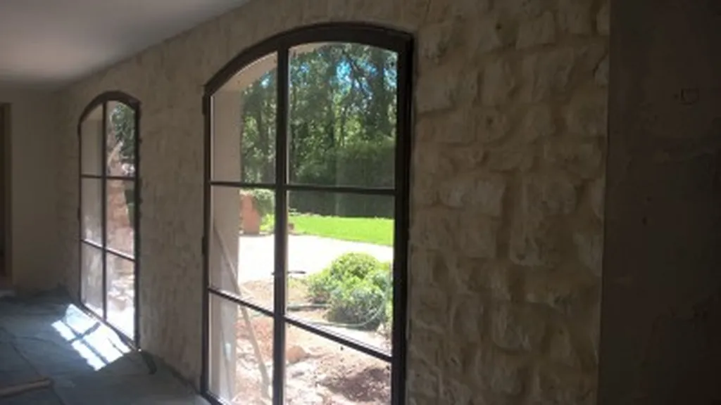 Parement en pierre pour intérieur à Grasse, Cannes, Vallauris