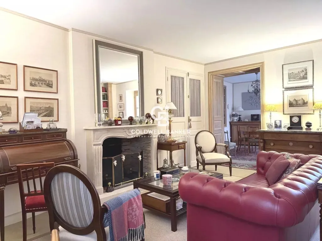 à vendre maison ancienne rénovée avec véranda jardin intime et dépendance indépendante pour bureau ou studio au mans