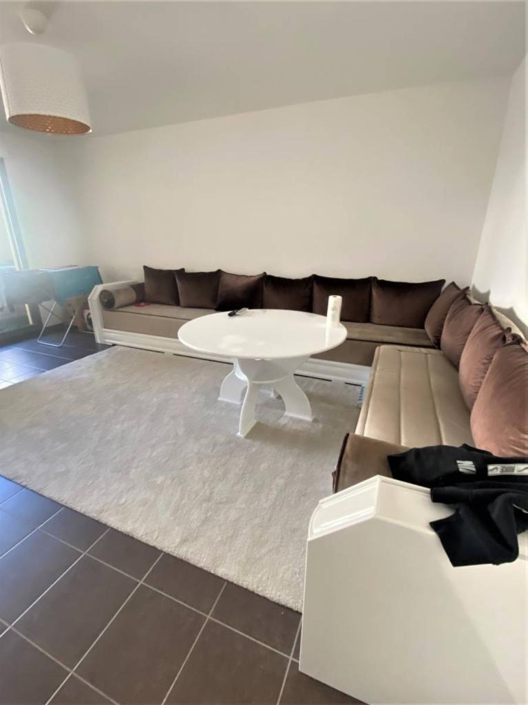 Grand séjour lumineux