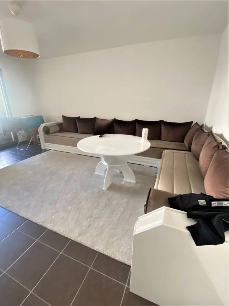 Grand séjour lumineux