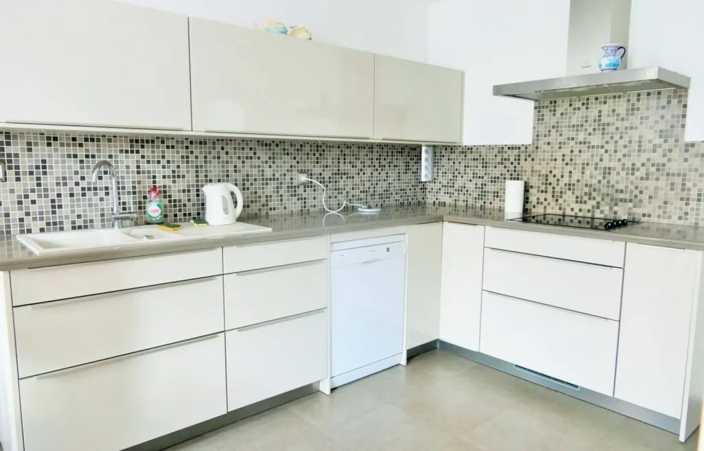 Vends maison à étage avec dépendance proche centre ville d'elbeuf 76