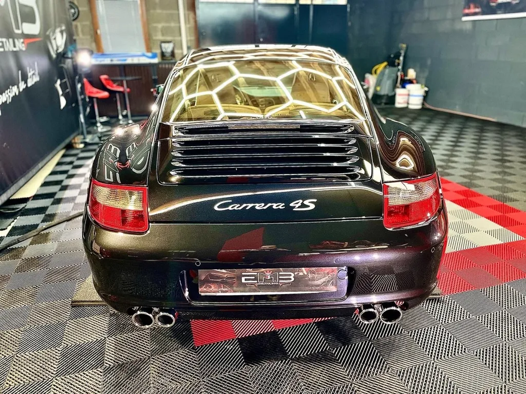 Protection carrosserie Porsche ouest lyonnais traitement céramique Porsche 