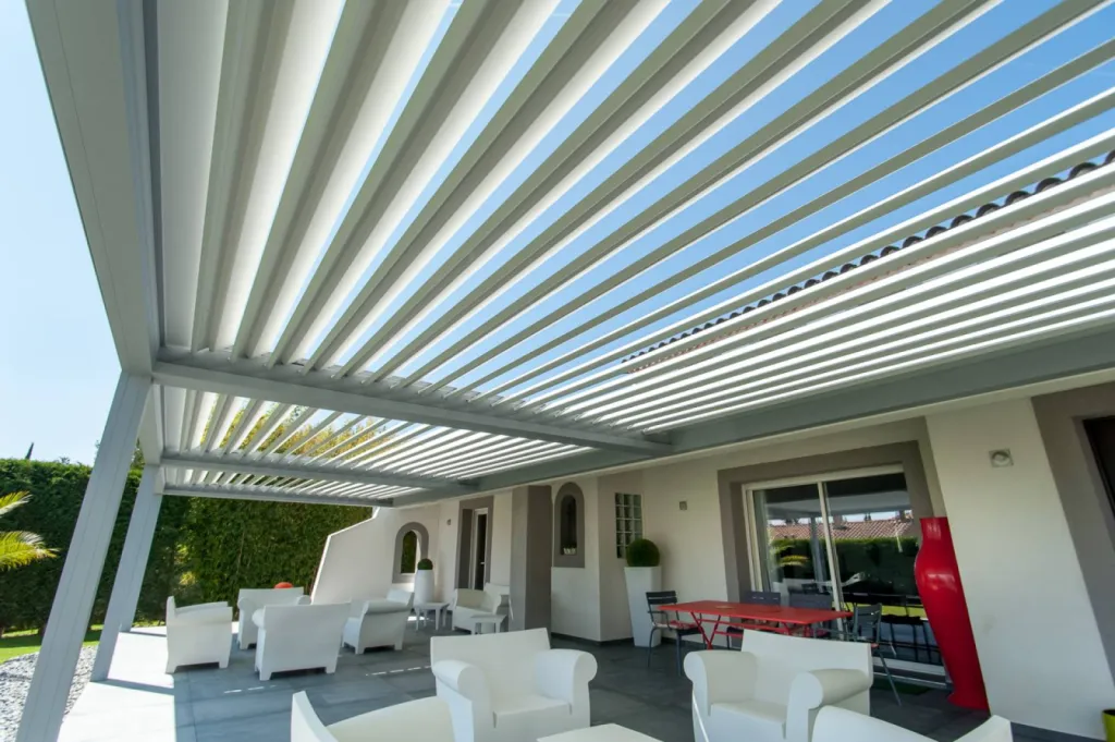 Aménagement d'une terrasse avec pergola renson camargue