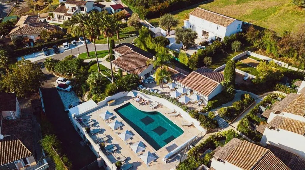 Hôtel DU DOMAINE DU JAS