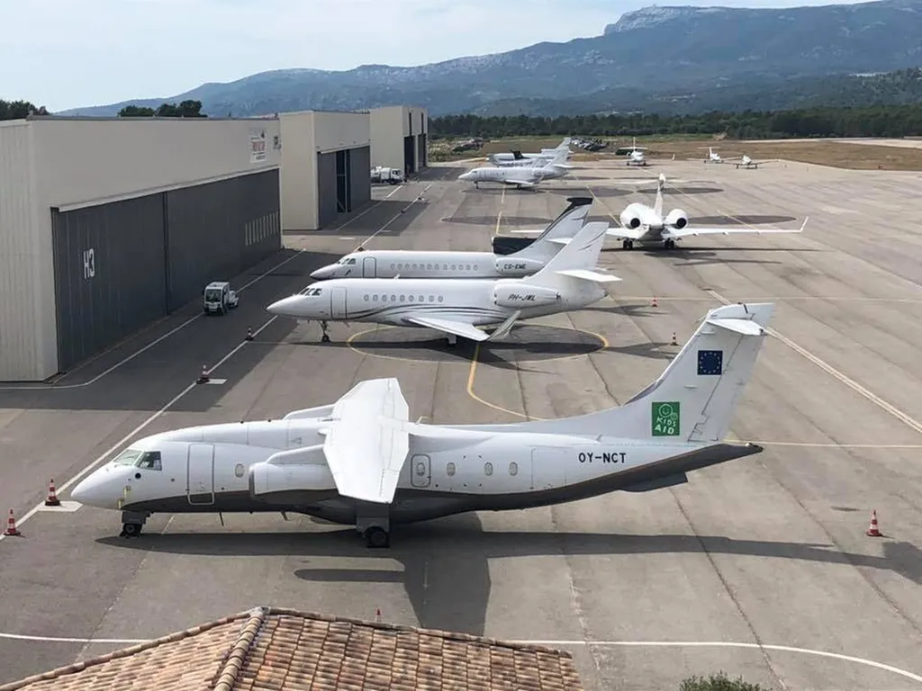Comment me rendre à l'aéroport international du CASTELLET (Var) ?
