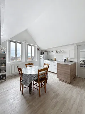 À vendre – Appartement T3 lumineux en dernier étage – Intra-boulevard