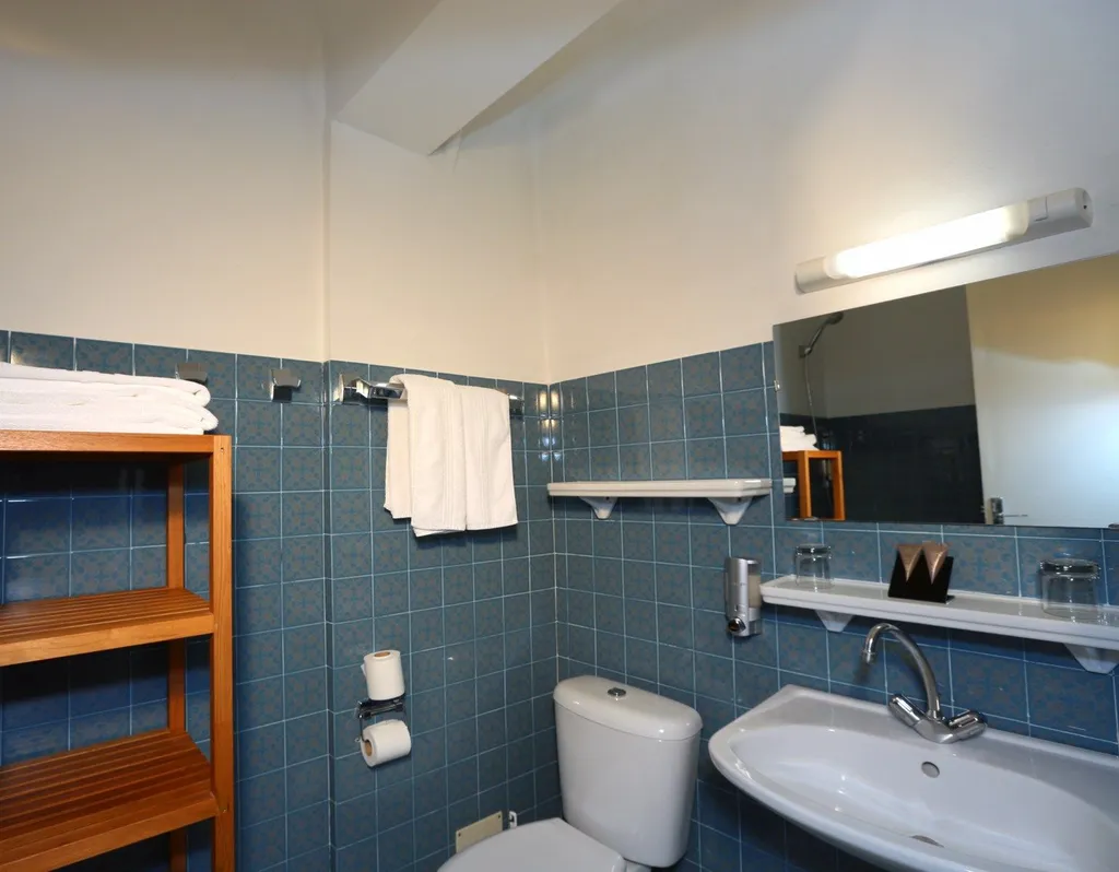 HDLP Tradition Sud Salle de bain avec bain..