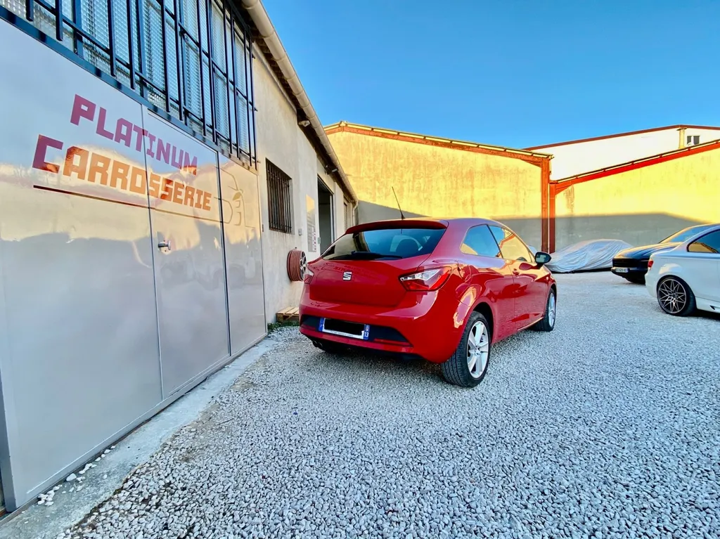 Remise en état de la carrosserie Seat Ibiza FR suite à un vandalisme avec franchise offerte à Carnoux 