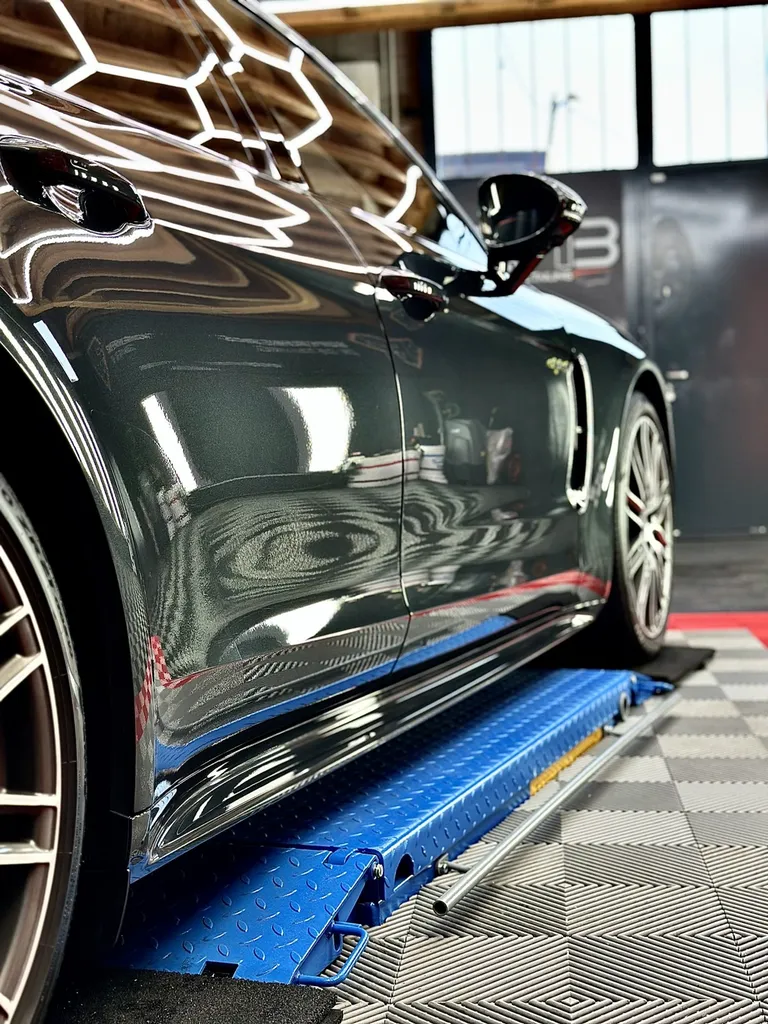 DETAILING Lyon traitement céramique carrosserie Porsche panamera 