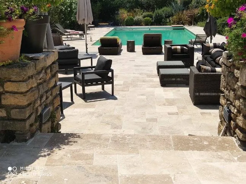 DALLAGES EXTERIEURS TRAVERTIN BEIGE SECOND CHOIX MIX 61 X 40.6 X 1.2 CM 