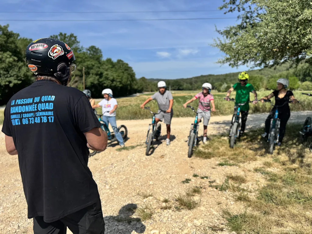 Combien coûte une randonnée en TROTTINETTE électrique pour EVJF à Toulon avec organisation de défis ludiques proche de la Seyne-sur-mer dans le Var 83