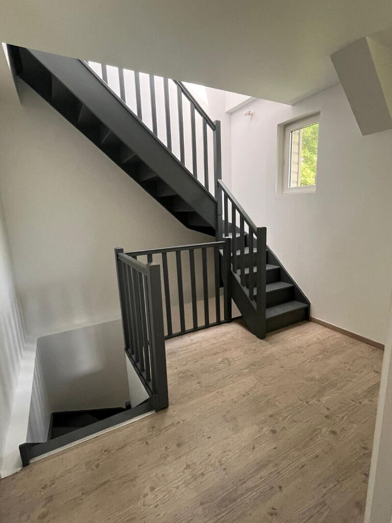 F4 RENOVE AVEC PARKING et TERRASSE ROUTE DE DARNETAL - 1014€ charges comprises