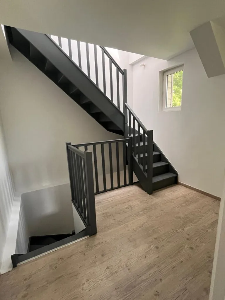 F4 RENOVE AVEC PARKING et TERRASSE ROUTE DE DARNETAL - 1014€ charges comprises