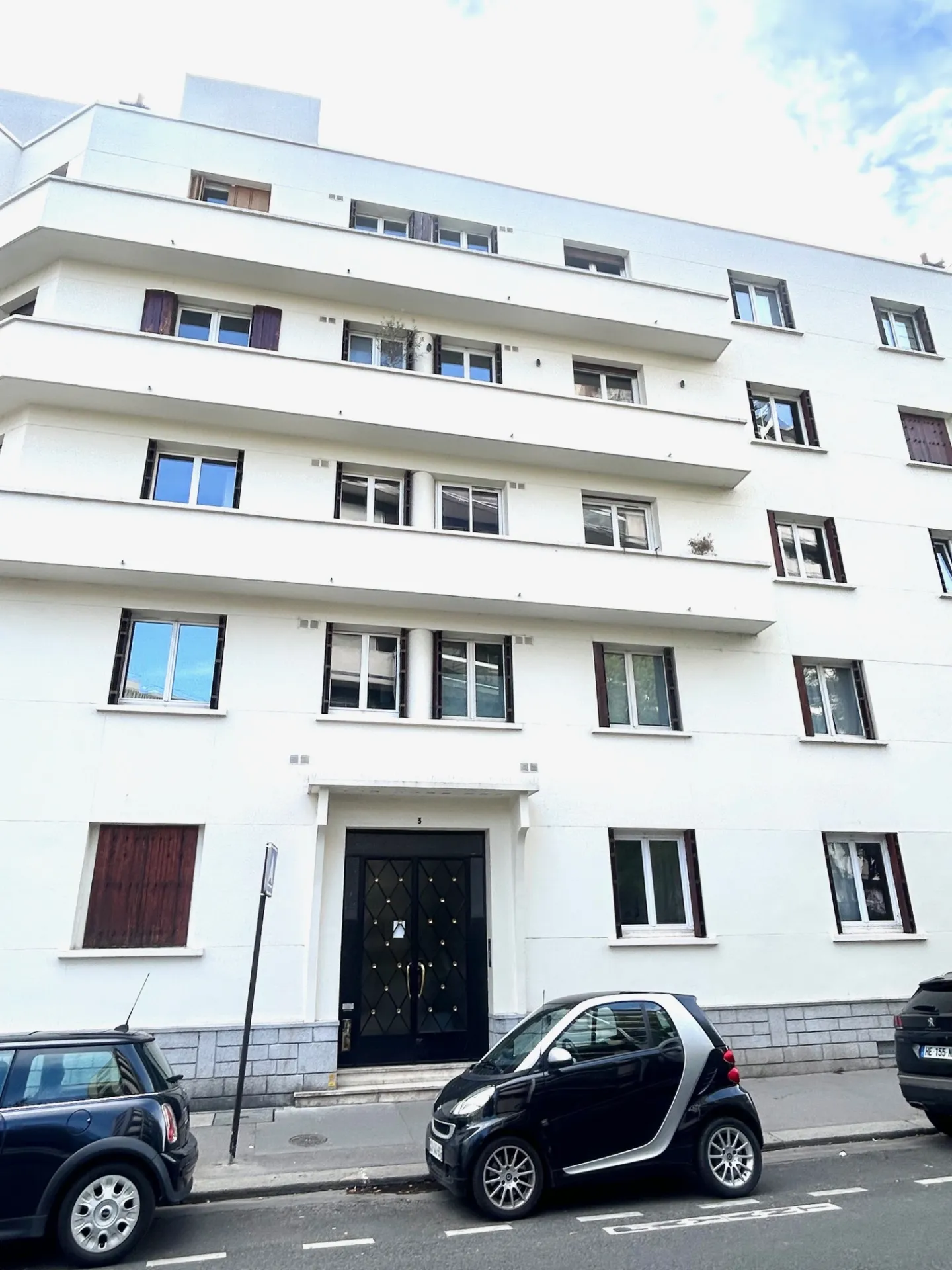 Appartement T3 en rez-de-chaussée (habitation ou professionnel) - Paris 15eme