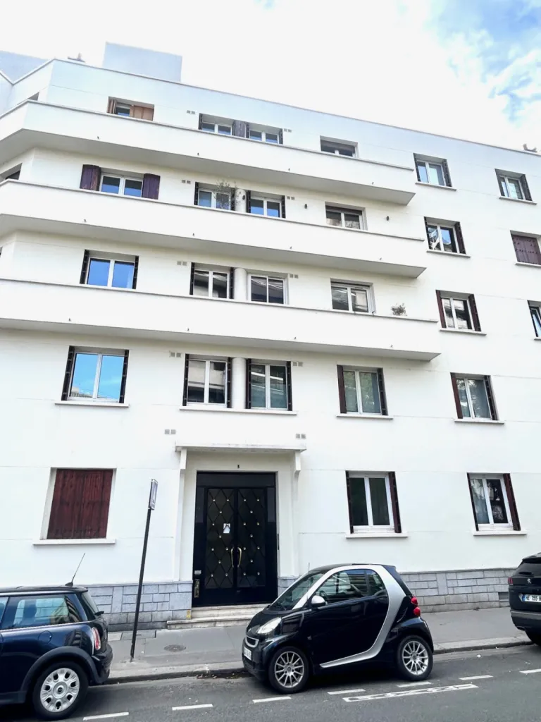 Appartement T3 en rez-de-chaussée (habitation ou professionnel) - Paris 15eme