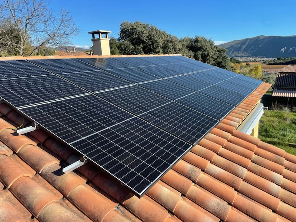 Installation de 14 panneaux photovoltaïques avec stockage virtuel