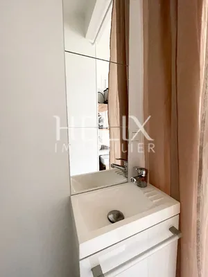 Chambre de service meublé avec goût d'environ 10 M² dans une jolie résidence 