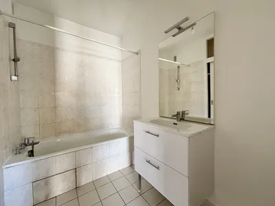 A vendre en Exclusivité un appartement familial à Saint-Germain-En-Laye de 3 chambres dans un cadre verdoyant de 105M² à proximité  des écoles.