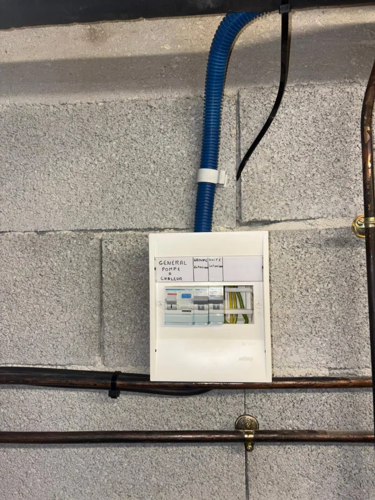 Etude gratuite pour votre pompe à chaluer air-eau dès 9 990€ avec Provence Energie Solaire Services à La Ciotat