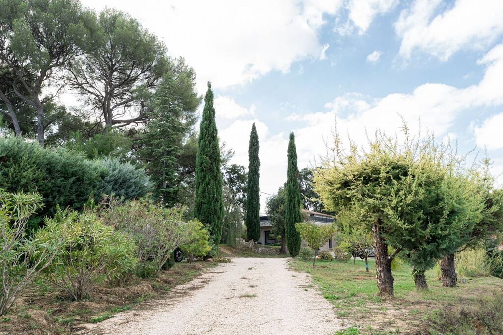 Cassis à l'achat bastide en campagne