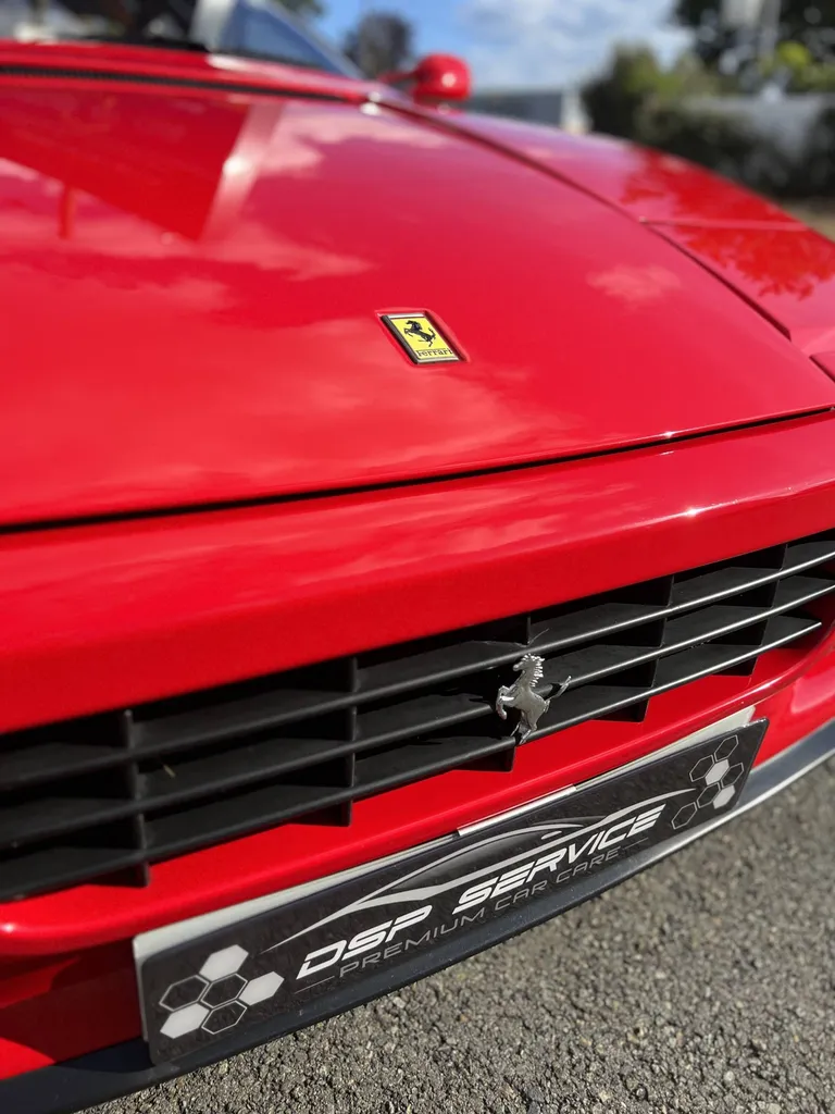 Lustrage et nettoyage complet sur une Ferrari 512 TR - Le Mans 72.