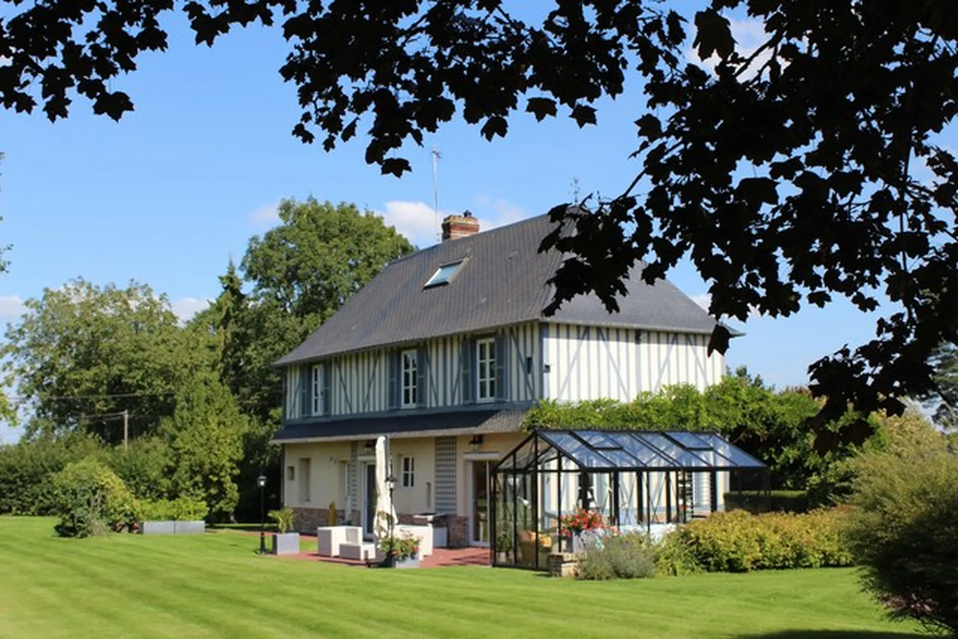 Vends maison en colombages à 45 min de la plage et de la cote normande