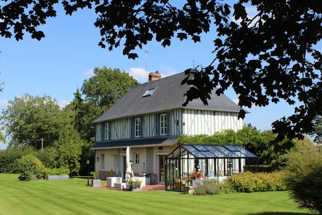 Vends maison en colombages à 45 min de la plage et de la cote normande