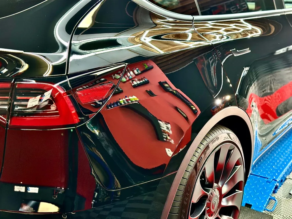 Protection carrosserie PPF Lyon plus traitement céramique carrosserie Tesla model Y Perf 