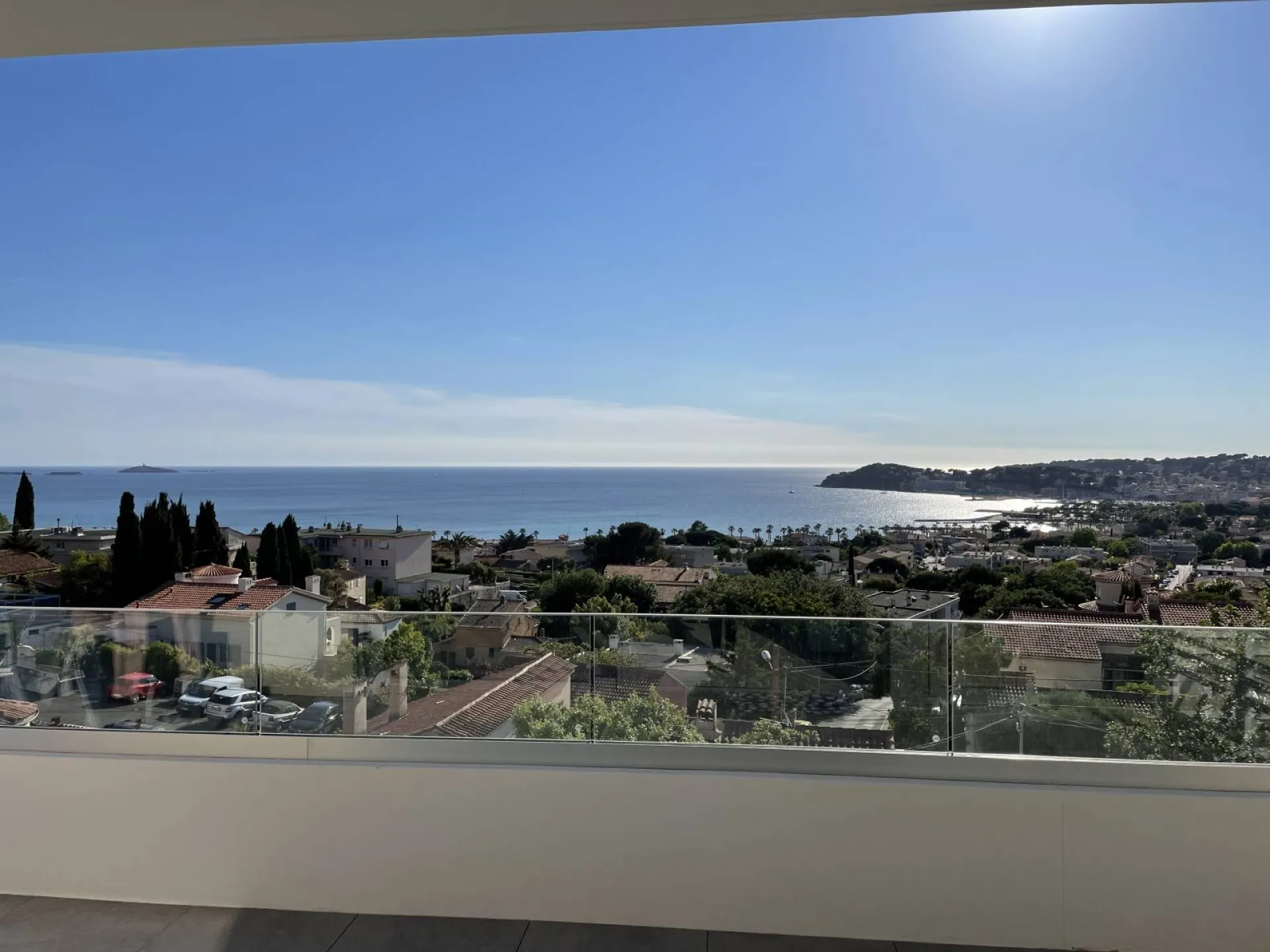 Conception et installation d'une cuisine italienne équipée sur mesure design à Six Fours dans le 83