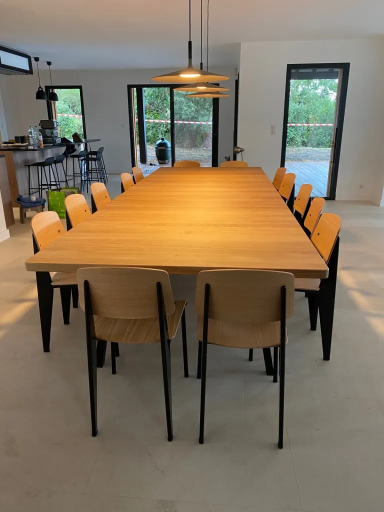 grande table sur mesure en chene et bois sur bordeaux