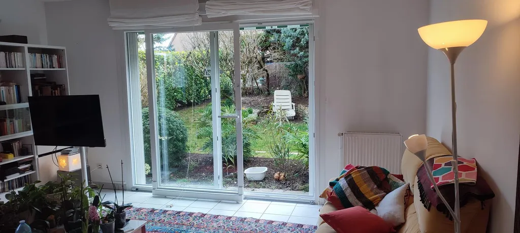 Installation d'une porte coulissante monobloc en PVC Premium Energy, avec volet roulant intégré à Fontaine-lès-Dijon en Côte-d’Or