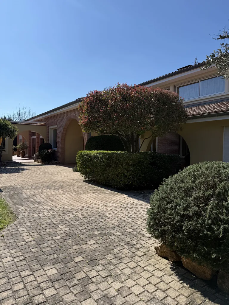 Entretien de jardin à Cugnaux près de Portet Sur Garonne : tonte, taille, nettoyage et évacuation des déchets verts