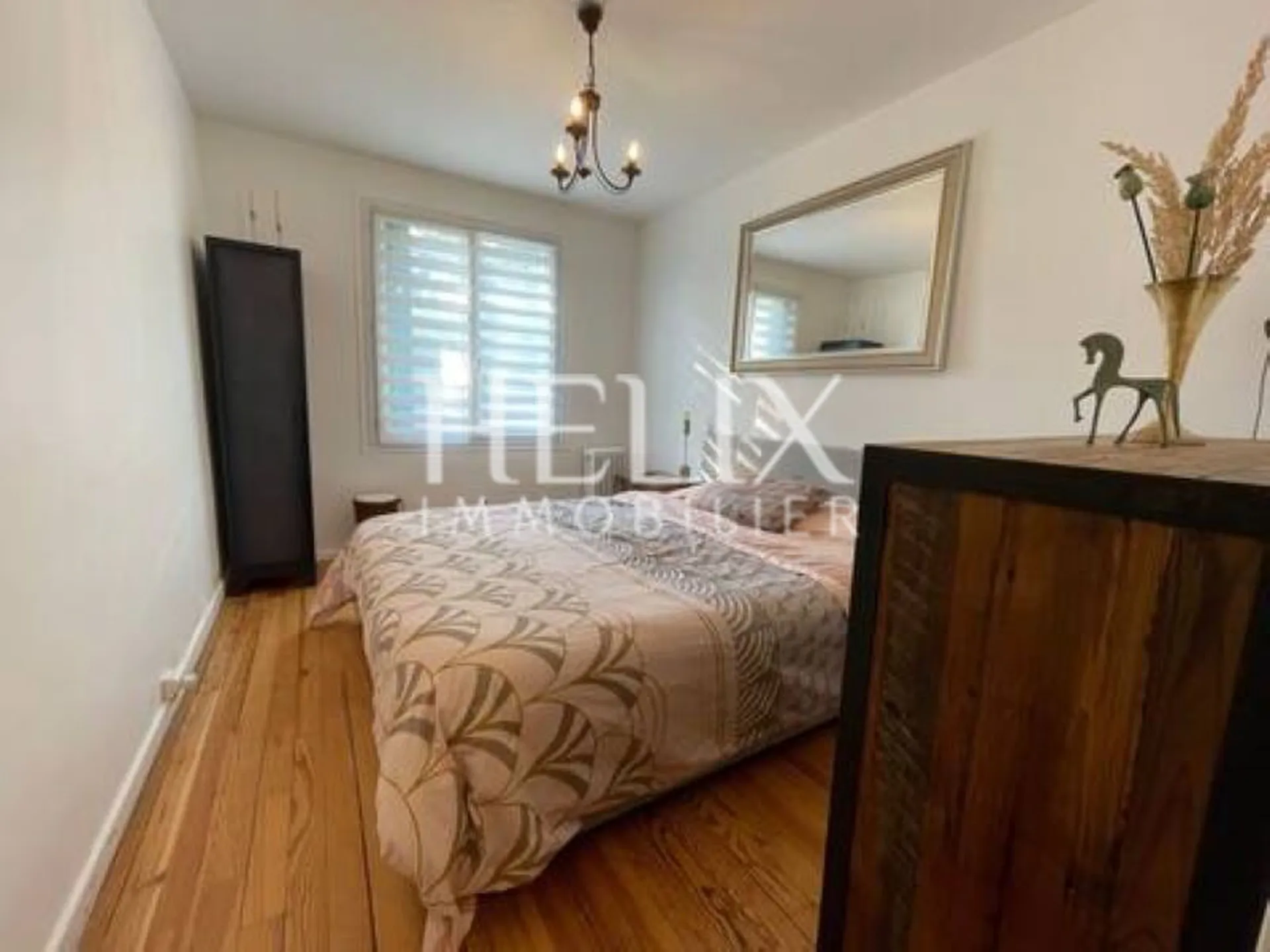 Dans un environnement paisible, au coeur de la nature, proche de toutes les commodités, 