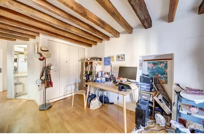 Chambre bureau appartement avec poutres atypiques en plein centre de Montesson à vendre par Helix immobilier le Vésinet