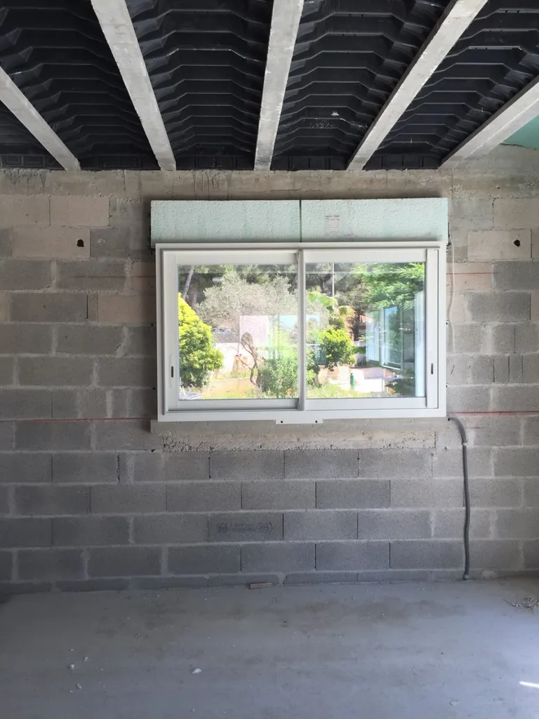 Fenêtre en ALU sur la Couronne